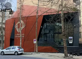 ساختمان با نمای آرک متال