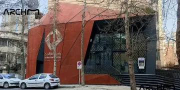 ساختمان با نمای آرک‌ متال